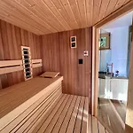 Desiree With Sauna&hottube At Potatoland Lux *
