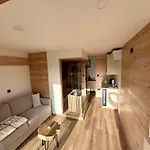 Počitniška hiša Desiree With Sauna&hottube At Potatoland Lux *