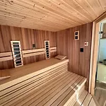 Desiree With Sauna&hottube At Potatoland Lux Sencur