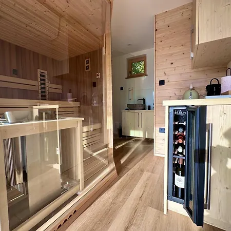 Počitniška hiša Desiree With Sauna&hottube At Potatoland Lux *