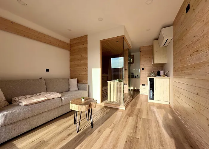 Desiree With Sauna&hottube At Potatoland Lux *